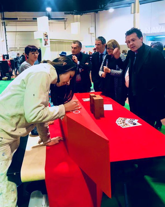 ChristopheBechu's tweet photo. Ce #ForumDeLOrientation est le symbole d’une belle synergie au cœur de notre territoire. Preuve en est l'implication des collectivités, des écoles, des formations universitaires et professionnelles. Bravo au #CALEP et à @angersevents pour ce salon très utile à nos jeunes #Angers https://t.co/cSlqheII3Z