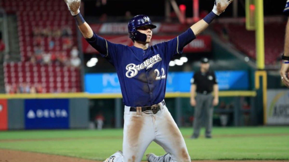 BrewCards8's tweet photo. Happy birthday to the MVP @ChristianYelich #DoItForYeli 💙 https://t.co/UDh2t5GqIw