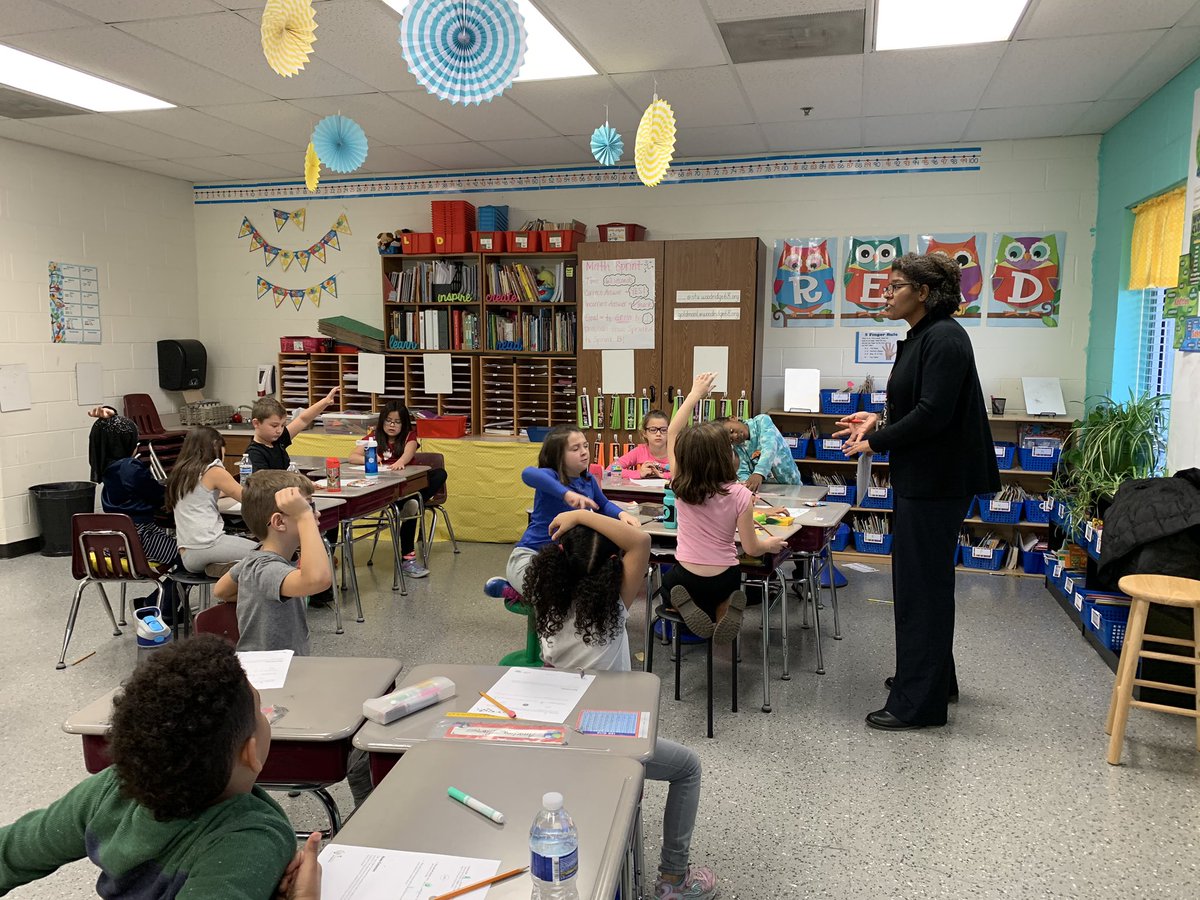 MsGoldman2nd's tweet photo. Ss learning about community planning! Thanks, Ms. Kim!  @VilofWoodridge @SipleySchool @Woodridge68 https://t.co/EoK6hDwYIG