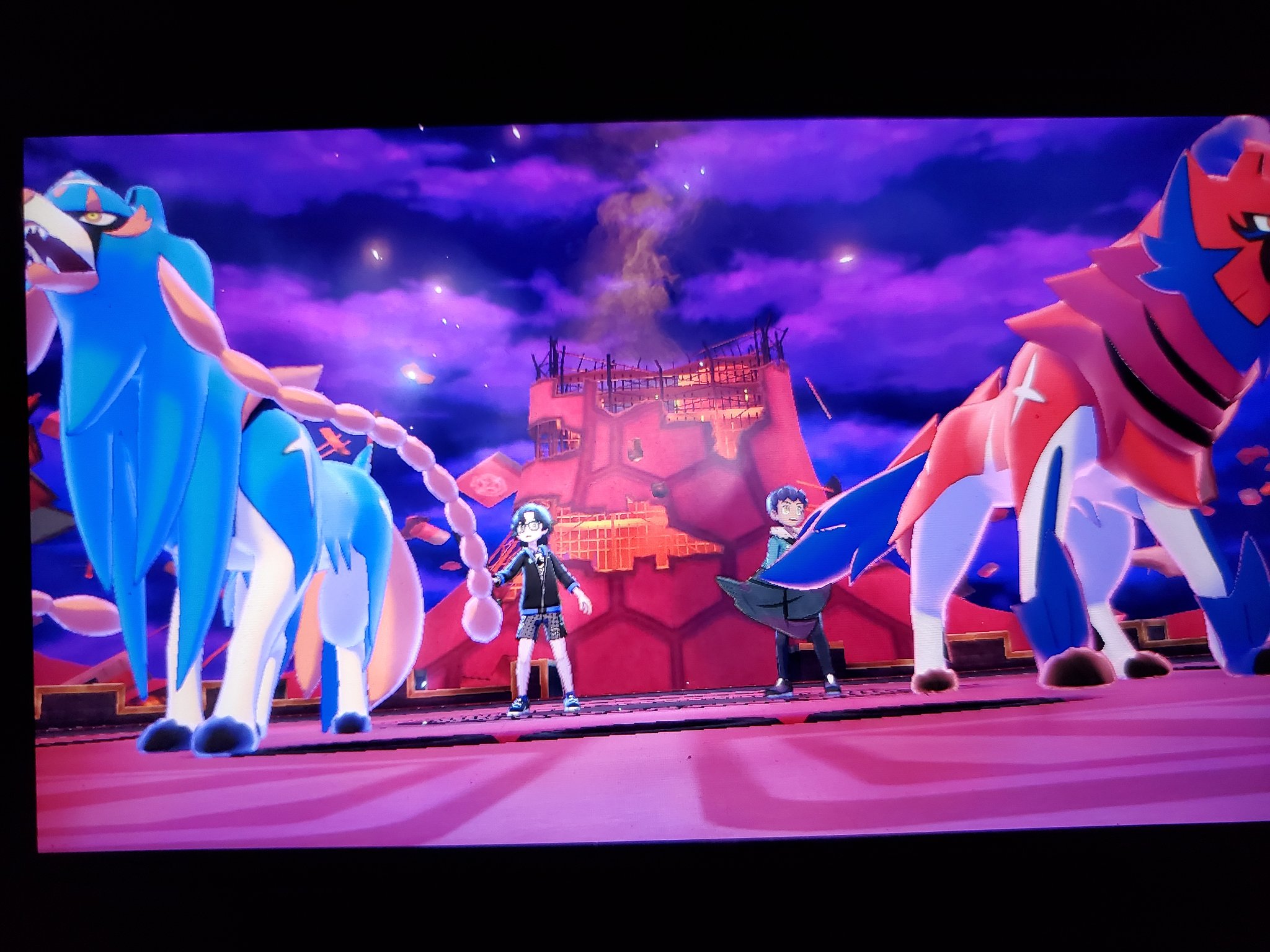 Amazinghisa Ar Twitter ポケモン剣盾日記40 キョダイマックスのムゲンダイナとのバトル中 伝説2匹登場 剣と盾を装備し 本気の姿でこちらを援護 どちらも技がカッコいいd O B 何とかムゲンダイナを撃破し 捕獲 ポケモン剣盾 ザマゼンタ ザシアン