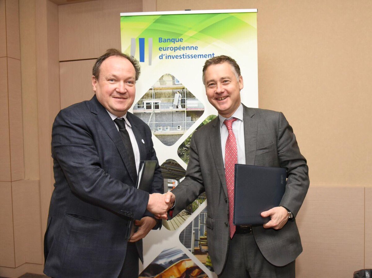 Lecocq_dom's tweet photo. 🚨 #HydrogenCouncil &amp; #EIB signed a landmark agreement to collaborate on the development of innovative schemes to finance #hydrogen projects to address #climatechange #TimeToScaleUp #HydrogenNow 👉🏻 https://t.co/bBZ6KiAa3v https://t.co/x3mv8AW2Wy
