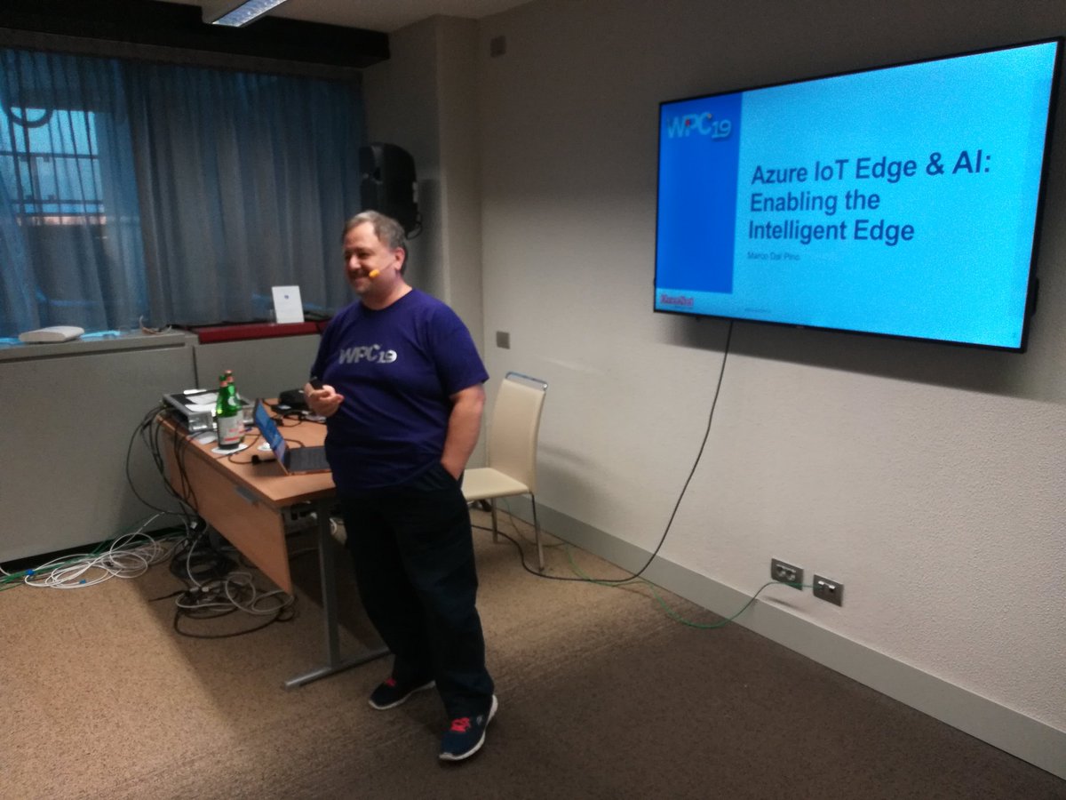 marcominerva's tweet photo. E ora tocca a @MarcoDalPino con #Azure #IoT Edge e AI a #wpc19it https://t.co/mZhSz3Gw6h