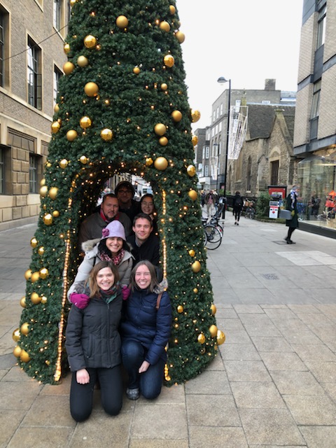 The Jones group making plants light up!!🎄 <a href="/xanderjones82/">Alexander Jones 🌈</a> <a href="/ColleenDrapek/">Colleen Drapek</a> <a href="/BotanicalJim/">Jim Rowe</a> <a href="/tran_scription/">Martin Balcerowicz</a> <a href="/bijun_tang/">Bijun Tang</a>