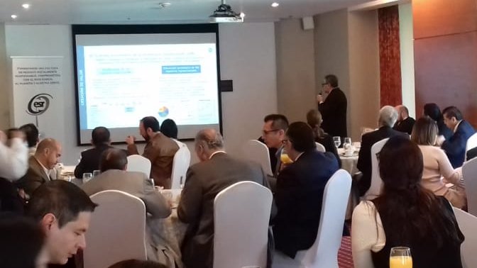 De acuerdo al informe "The Global Reputation Value" de #AMO, un 35.3% de la capitalización de mercado global se atribuye a la reputación #abcomreputacion.
Checa el estudio completo de #AMONetwork 
bit.ly/2rifozk