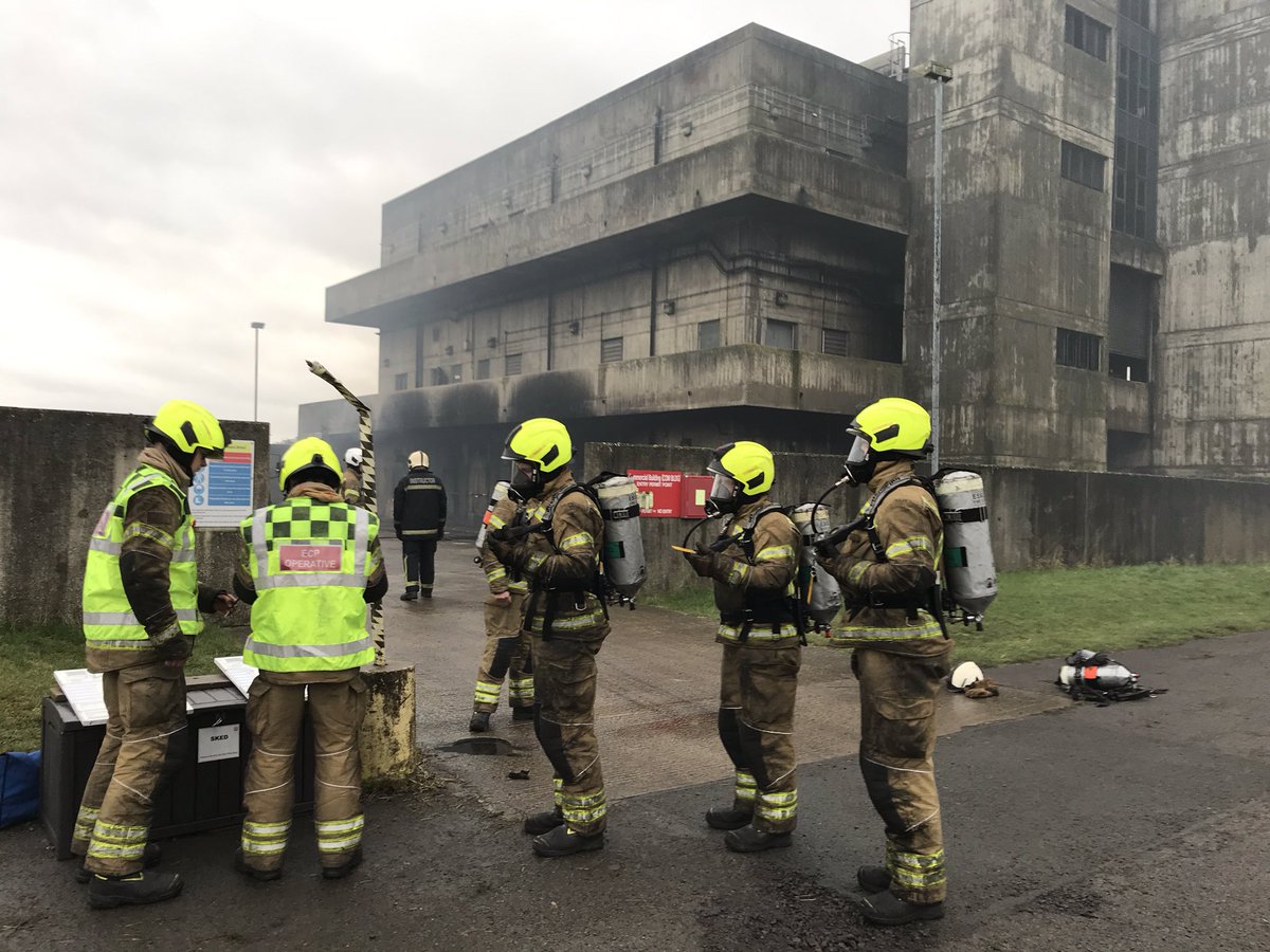 RealNeilFenwick's tweet photo. Whilst at @FSCmoreton I was able to go and watch the new #wholetime #recuits undertaking #breathingapparatus #drills very #impressed ! #Essex #operations #communityservice @ECFRS @EssexPFCC https://t.co/wkNFhe4zR4