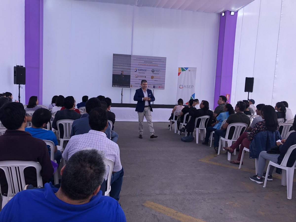 Continuamos con las capacitaciones gratuitas en la #CumbreASEP 2019 
AHORA: Transformación digital 🔥🔥🔥 
📍Parque de la Exposición