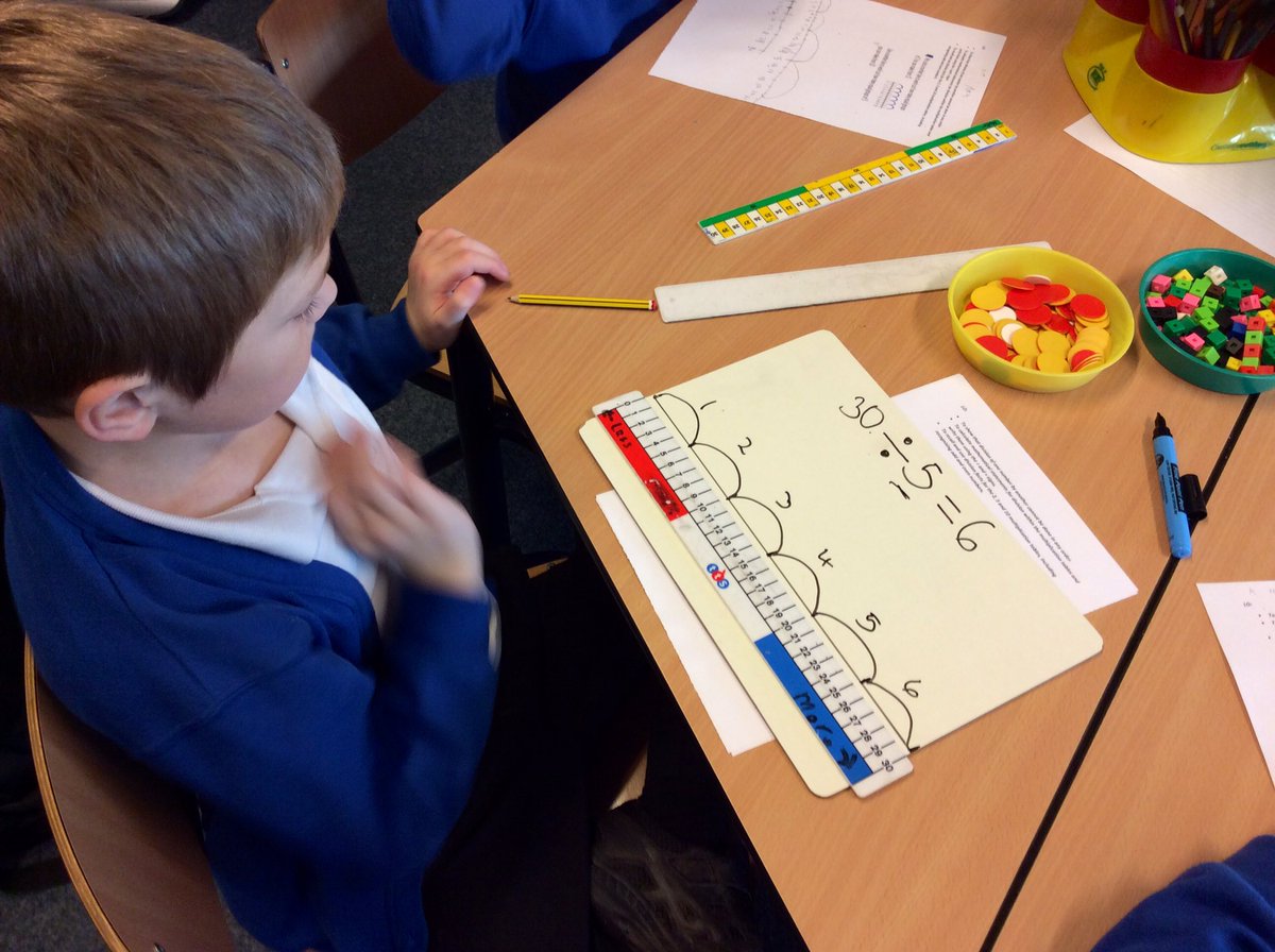 BSNJSL's tweet photo. This week #jsly2 have been learning a range of methods to divide 2 digit numbers as well as beginning to work on finding fractions #MathsCurriculum https://t.co/0mdfoakO5w