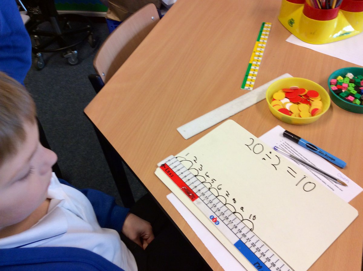 BSNJSL's tweet photo. This week #jsly2 have been learning a range of methods to divide 2 digit numbers as well as beginning to work on finding fractions #MathsCurriculum https://t.co/0mdfoakO5w