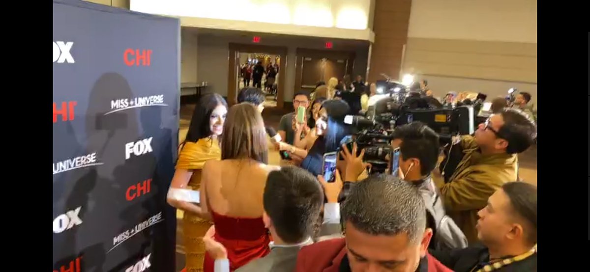 Jsanchez0013's tweet photo. The most interviewed candidate ,favorites / Darling of the Press is goes to Miss Philippines ❤

#MissUniverse2019 #BackTOBack #GaziniGanado5 https://t.co/SE1Ovrk9Y5