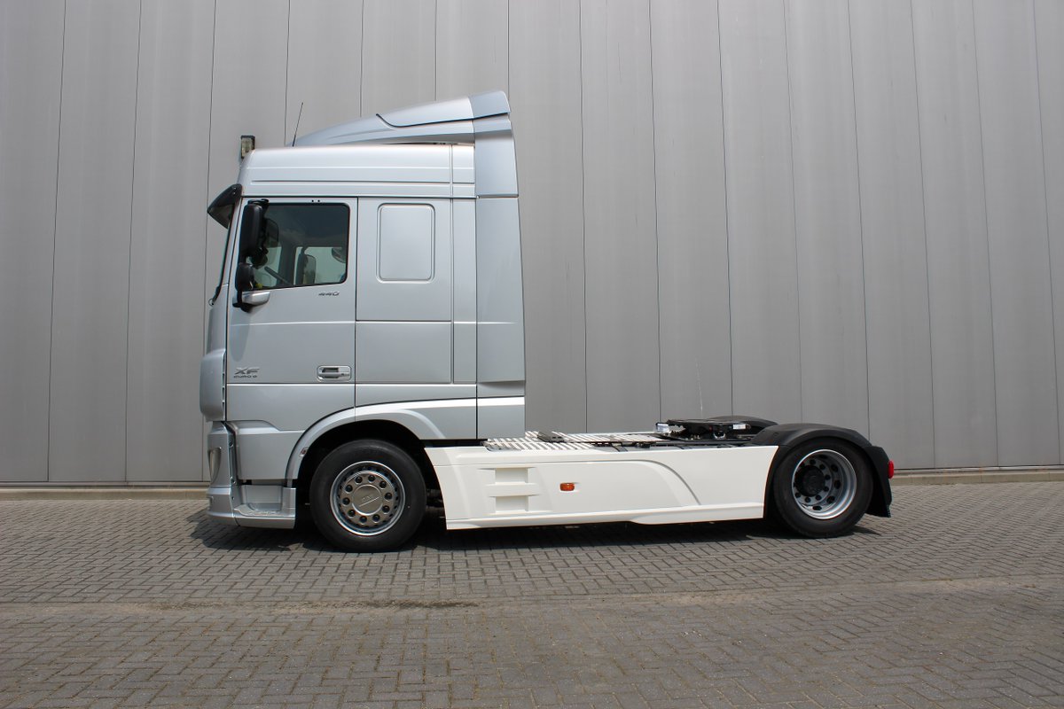 Our spoiler provided of side streamers: veap.nl 

Recently, we have also developed our site in French: veap.fr 

#spoiler #veap #truck #quality #dutch