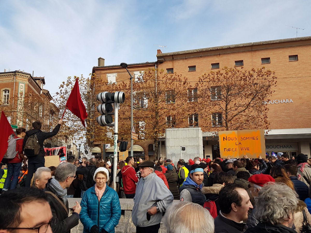 vitalastar's tweet photo. #GreveGenerale #grevedu5decembre #5decembre 
#Albi #tarn #Occitanie #cgt https://t.co/EJIjPGYDn1
