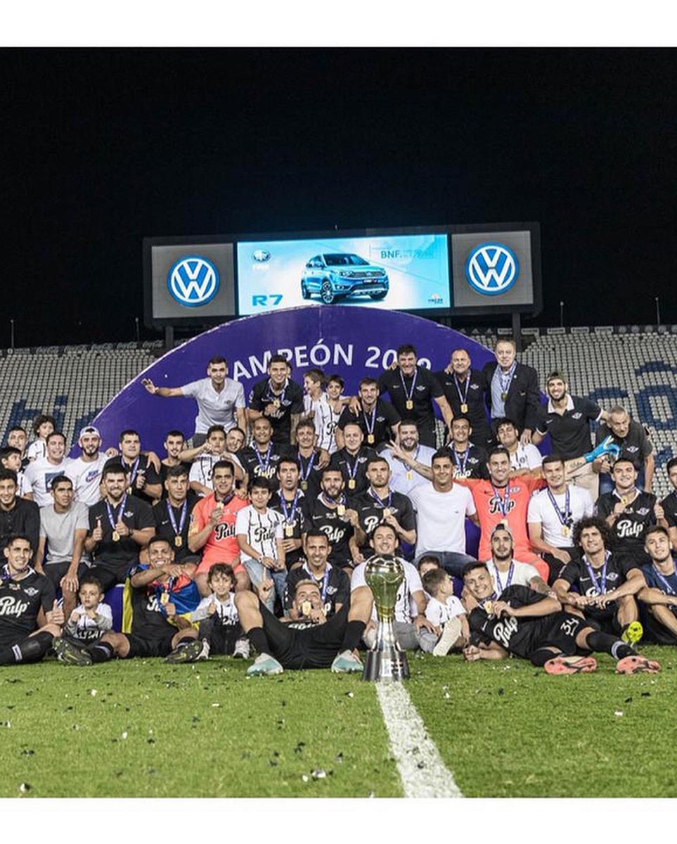 Chinorivero7's tweet photo. Feliz por este título🏆🥇 Y por este gran equipo que siempre quiere más y más 💪💪⚫️⚪️ A terminar el año de la mejor manera! #VamosGUMA #libertad #CopaParaguay #campeones https://t.co/2uOiBzDKtJ
