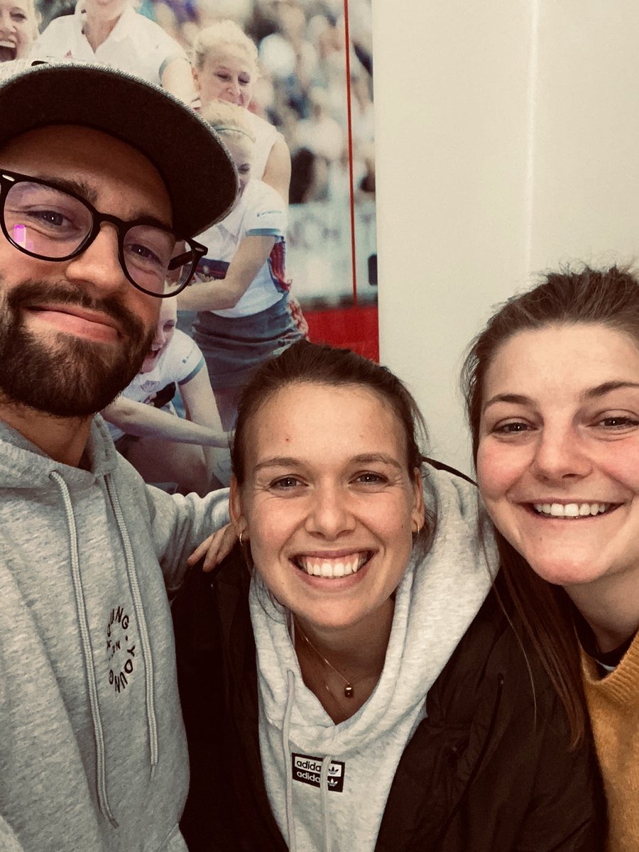 helloslapchat's tweet image. Hey 🦡 🦡 

It's the official re-launch episode!

We speak to @DHB_hockey, Der Club an der Alster  &amp;amp; @adidasfieldhockey superstar @schrder_anne about the importance of indoor, clubs + the good, bad and ugly of the @FIH_Hockey #proleague 

Enjoy! 
SC Team
bit.ly/2PfHTWD