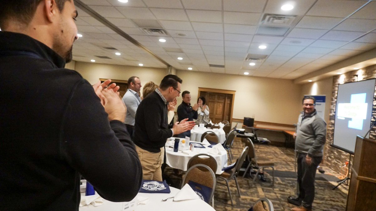 LeadershipIowa's tweet photo. Mayor and @IowaABI Board Member Matt Bemrich welcomes our class to Fort Dodge, doing a deep dive this December session on education. Standing ovation before and after, carrying on the tradition from #LI37. Let’s get started, #LI38! https://t.co/n4JP0mU4ZS