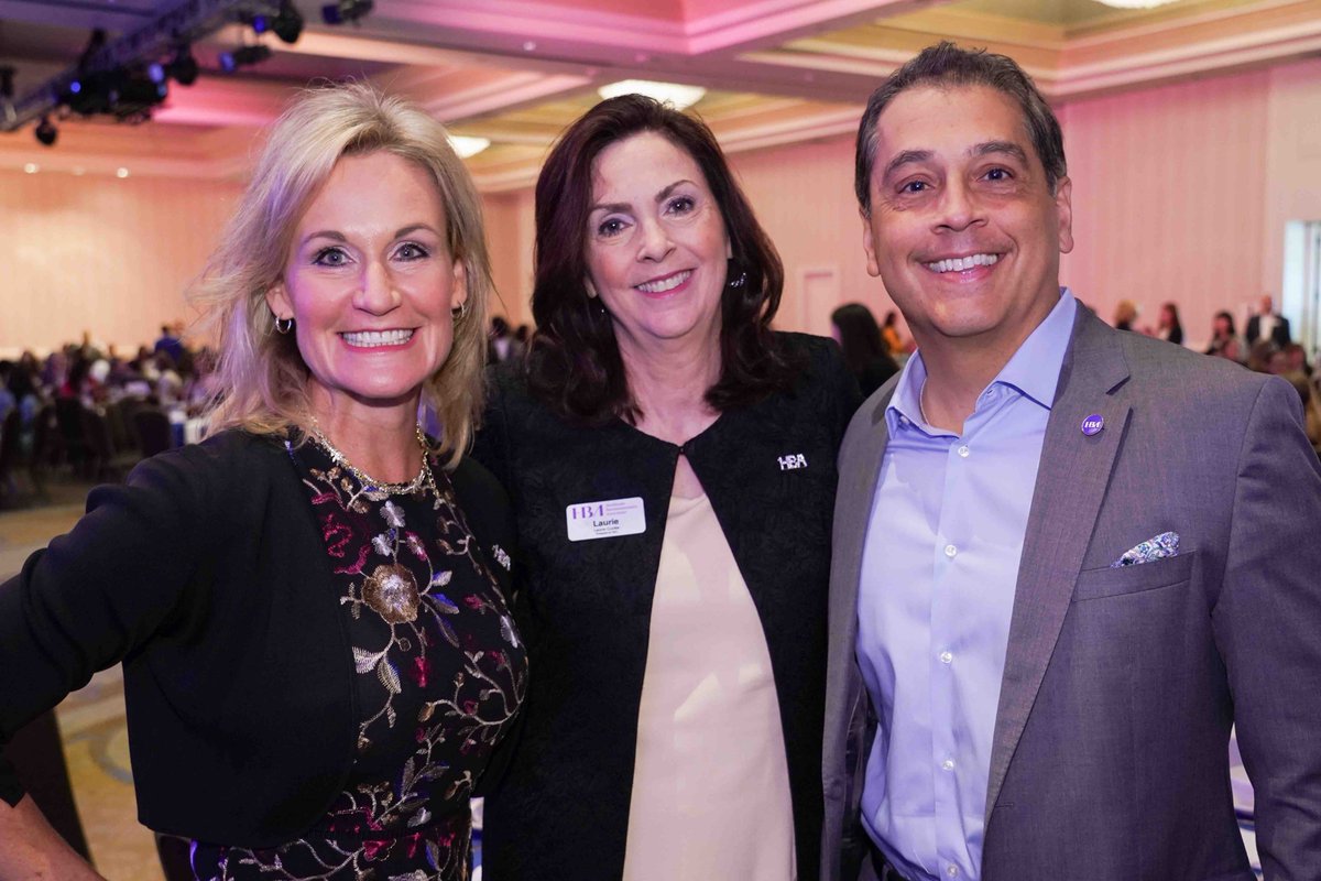 lcooke9's tweet photo. In celebration of #InternationalVolunteerDay I'd like to share a shout-out of appreciation to our extraordinary volunteer leaders. W/ the support of 450 committed volunteers representing nearly 10,000 members in 50 locations worldwide, we are a united force for change #HBAimpact https://t.co/EvlMvOs6pO