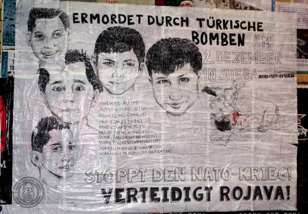 WomenDefendRoj1's tweet photo. In #Hamburg hat #WomenDefendRojava gestern die Bilder von gefallenen Frauen aus #Rojava, die durch den türkischen Staat ermordet wurden, plakatiert! 

Von Waffenruhe kann keine Rede sein. Die Angriffe gehen weiter genauso wie unser Widerstand! 

#riseup4rojava https://t.co/GQYmQ9wd83