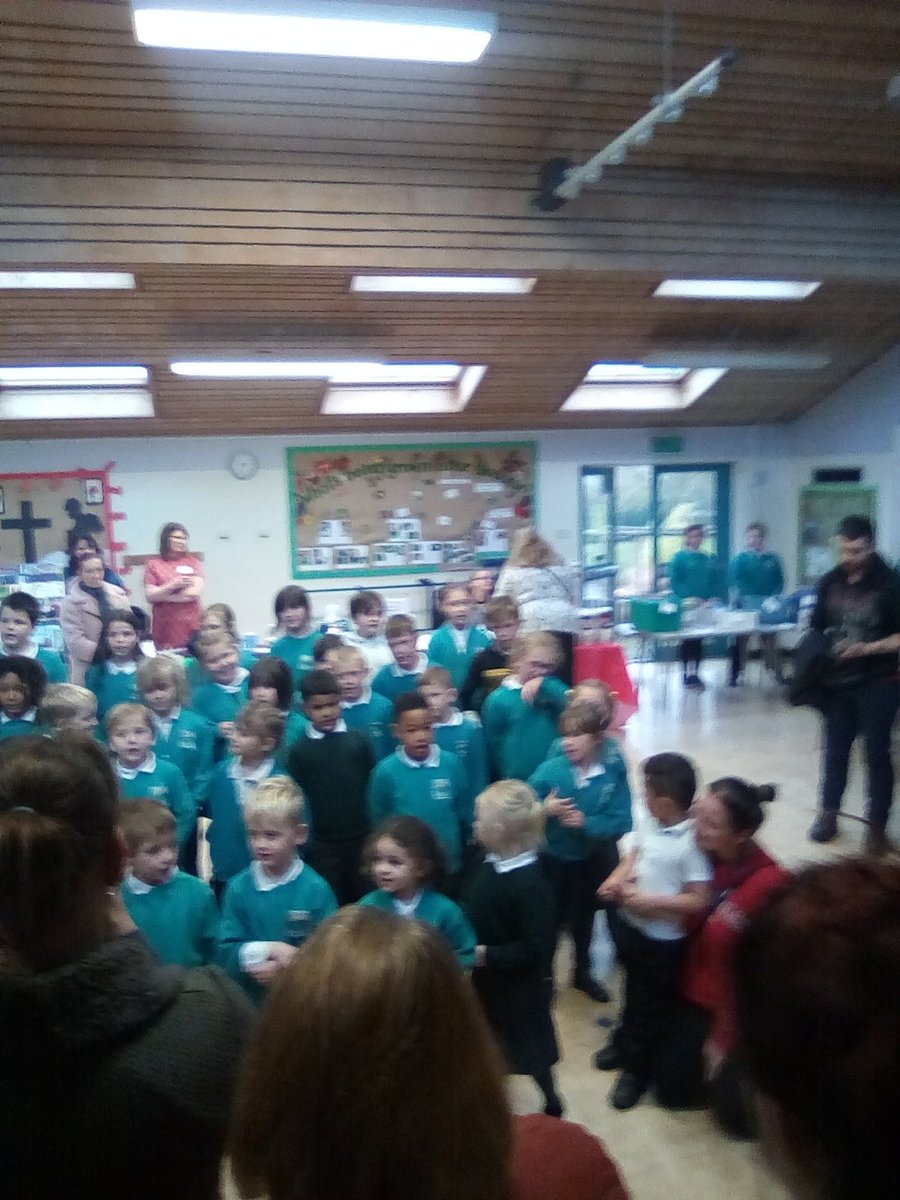 ViewSevern's tweet photo. Our fantastic Christmas Fayre, has got everyone in the festive mood. The children impressed us all with their fantastic carol singing. #remarkable singing https://t.co/mJorFcLQEL