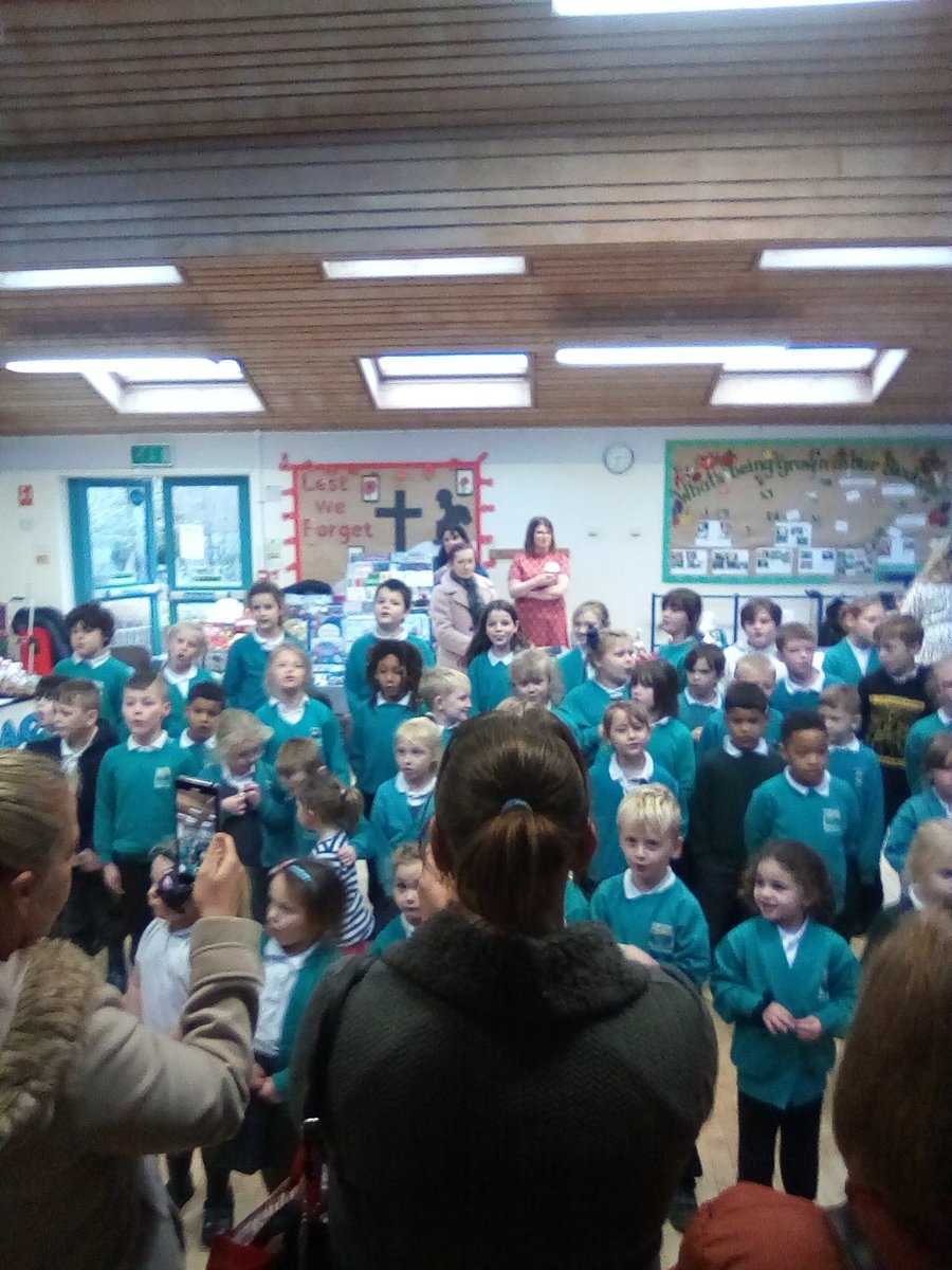 ViewSevern's tweet photo. Our fantastic Christmas Fayre, has got everyone in the festive mood. The children impressed us all with their fantastic carol singing. #remarkable singing https://t.co/mJorFcLQEL