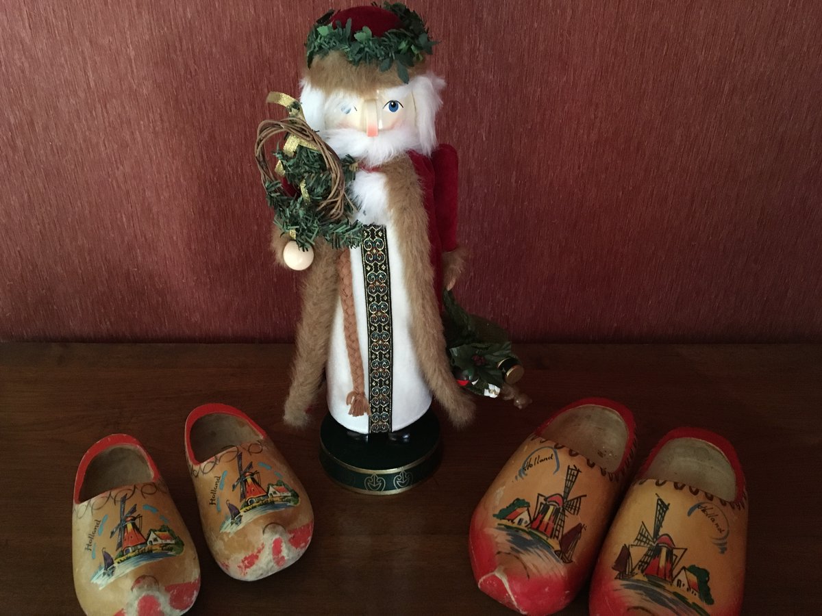 GWBHS's tweet photo. Learn about the history and traditions of St. Nick, cookie boards, wooden shoes, and music. 

Sinterklaas is Jarig! Belgian &amp; Dutch Holiday Traditions Open House, Sunday, December 8, 2019, 1-4 pm, Orchard Lake Museum

https://t.co/ACGYGpkVlh https://t.co/ybQYTH6qeb