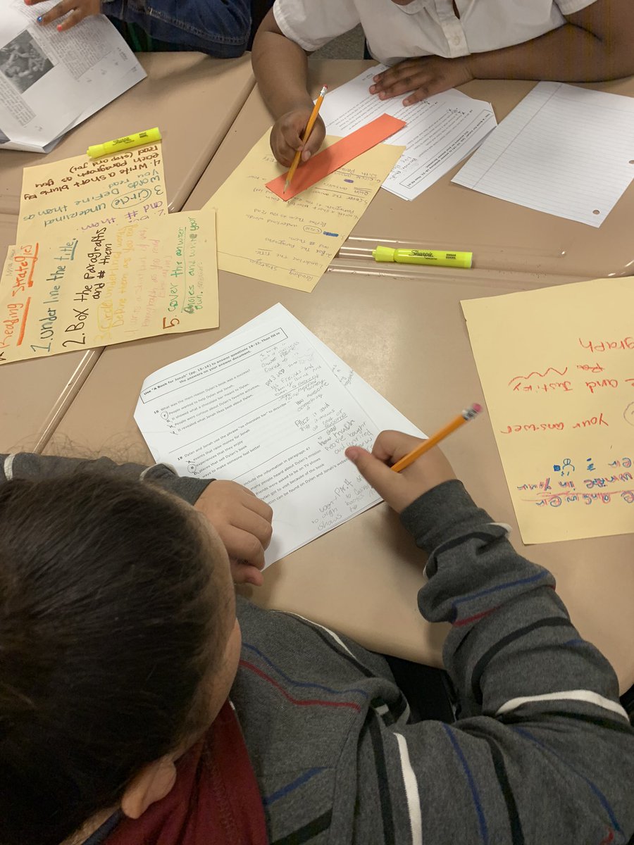 MMay4th's tweet photo. Practicing our reading strategies so that we can be successful! ⭐️ @ElementaryMJ @LakeWorthISD #4thgrade https://t.co/VHoOLjgp17