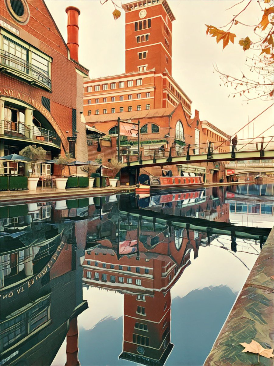 TeamTait's tweet image. Stunning reflections from the canal in Birmingham and more to be made in the next few days after digesting the inspirational messages about deep social justice in our schools from the speakers at the @ssat National Conference #SSATNC19