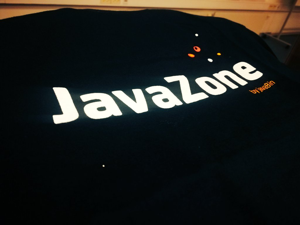 javaBin's tweet image. Ho! Ho! Ho! Santa Claus is coming to town! Fancy some vintage #javaBin & #JavaZone swag? You can pick some up during today's Xmas meeting!🎄