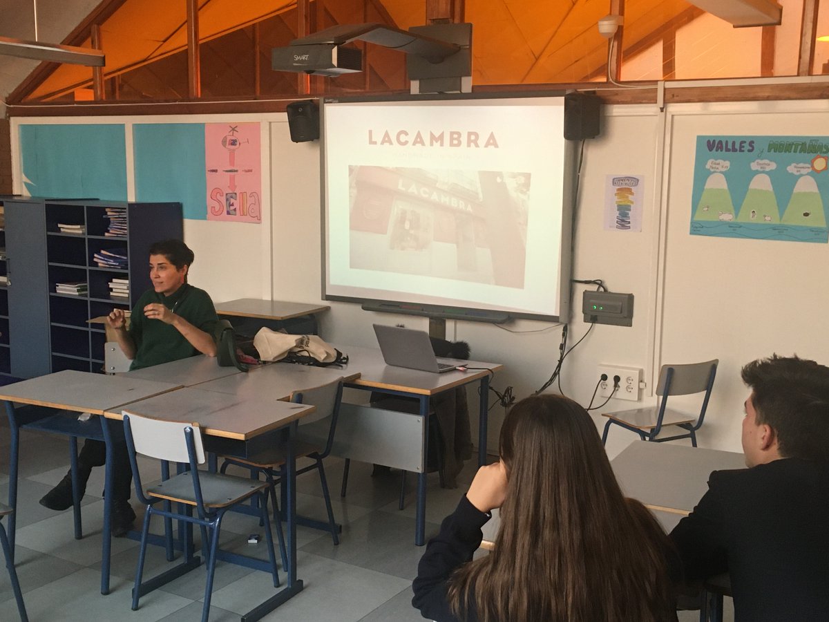 felixlopez's tweet photo. Disfrutando en directo de la experiencia #emprendedora de @crisvespa fundadora de @mylacambra hoy con #alumnos de 4º de la ESO de @SekElCastillo @institucionsek #seklabjunior https://t.co/SXsjiVUml5