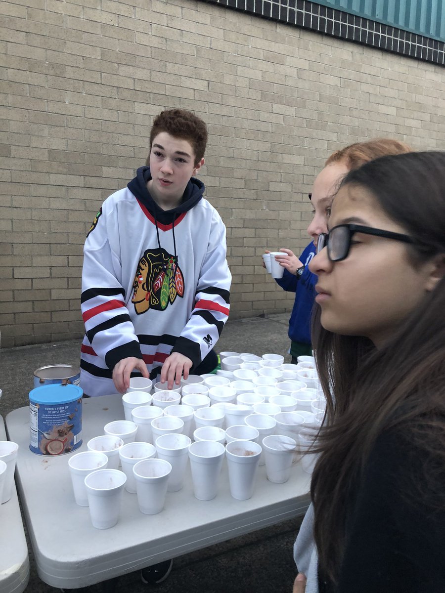 Amy Henderson tweet media