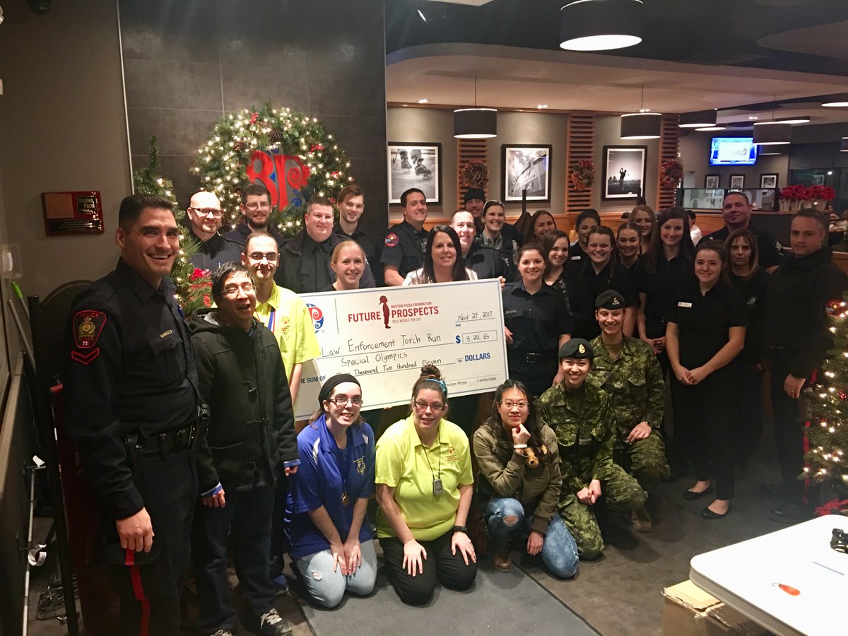 AlbertaLETR's tweet photo. Cops, Pops &amp; Pizza takes over Lethbridge tomorrow at @bostonpizza (2041 Mayor Magrath Dr S) from 4 to 8 p.m. so join us for a Friday night slice served by LETR’s finest in support of Special Olympics Alberta athletes!

https://t.co/P1KbxROFZn https://t.co/lFpRrfkEww