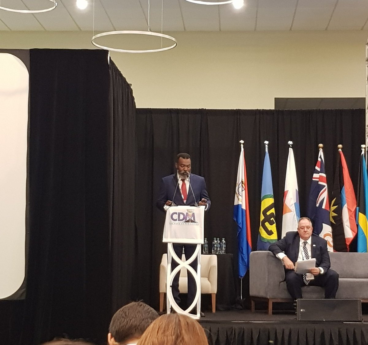 Pwoteksyonsivil's tweet photo. Présentation du Directeur de la @Pwoteksyonsivil @tidocchandler sur le renforcement et la résilience communautaire au niveau de la région caribéenne, à la 11ème réunion sur la gestion intégrale du risque, organisée par @cdemacu, ce 5 Déc 2019.
#RoadToResilience
#checkpoint2019 https://t.co/3nS2uokSMe