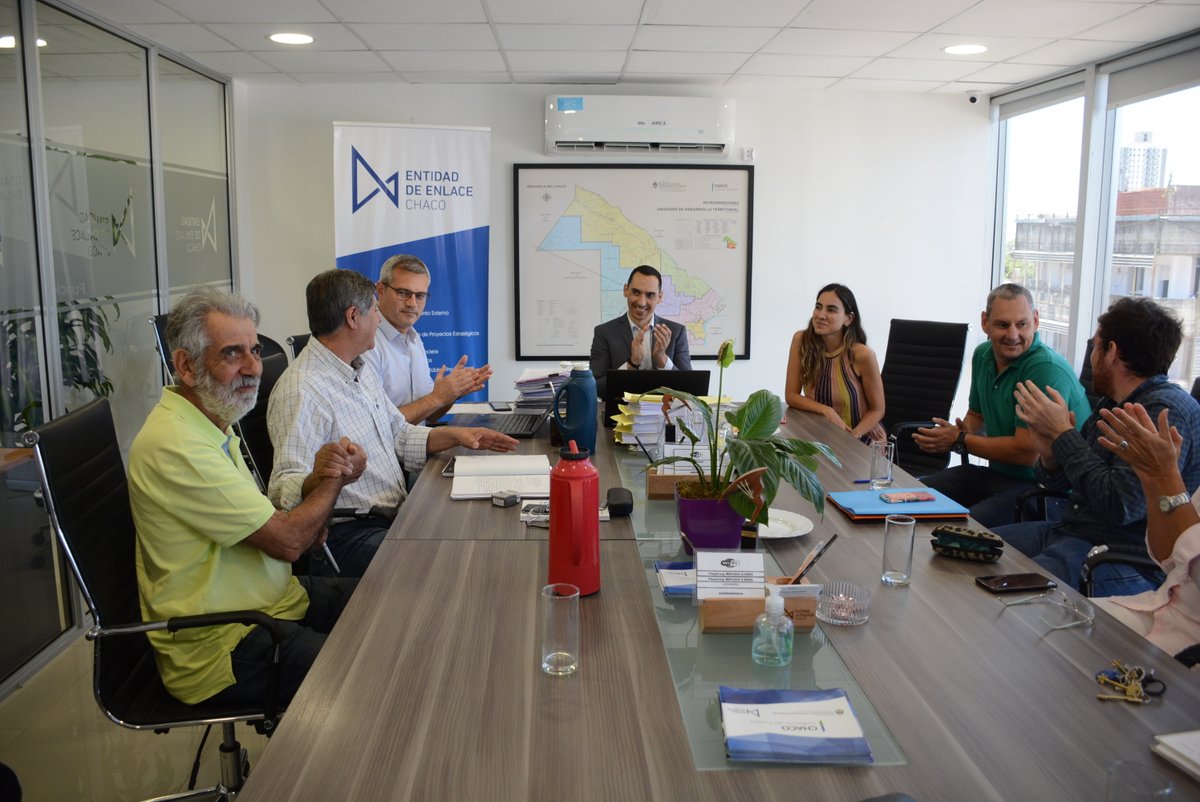 ⚓️🚢Se llevo a cabo en las oficinas de la Entidad, la firma del Acta de Entrega de la segunda etapa de la obra del "Puerto Las Palmas", con presencia de los técnicos de <a href="/apa_chaco/">Adm. Prov. del Agua</a> y la Administradora del Puerto, Constanza Prausse.