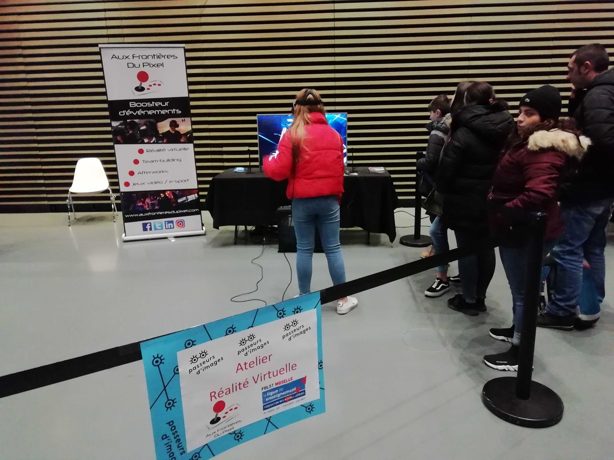 AAFDP's tweet photo. Hier, Aux Frontières Du Pixel animait un atelier de découverte de la réalité virtuelle avec @passeursdimages et La Ligue de l'enseignement FOL57 👍 https://t.co/EchS0QUu2x