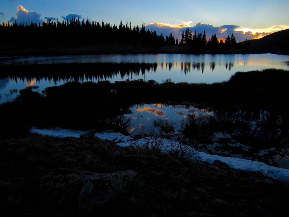 wG0AT's tweet photo. Brush Lakes watching the sunrise while prowling 40m CW from fishing camp - a goatpack adventure in July 2009 #CW #QRP #goatpack https://t.co/865L4qcyYr