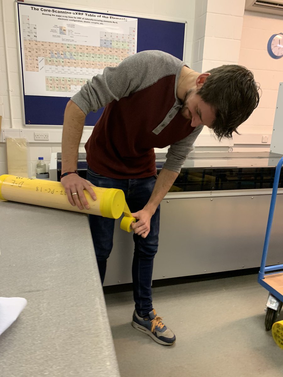 BOSCORF_NOC's tweet photo. Third day in a row logging, 55 m down, 105 to go! Many thanks to @MaartenHeijnen @lew_bailey and Zaki for helping us prep the cores, and the logger for producing some lovely looking data! @Sed_Meg https://t.co/EyLsiqZ84P