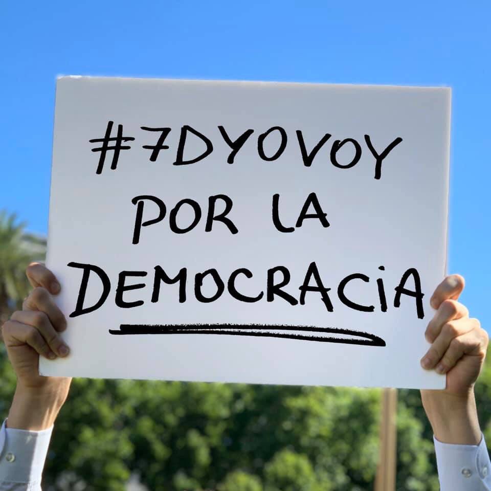 mauriciomacri's tweet photo. #7DYOVOY

Plaza de Mayo. 18 hs. https://t.co/exgEFuKebP