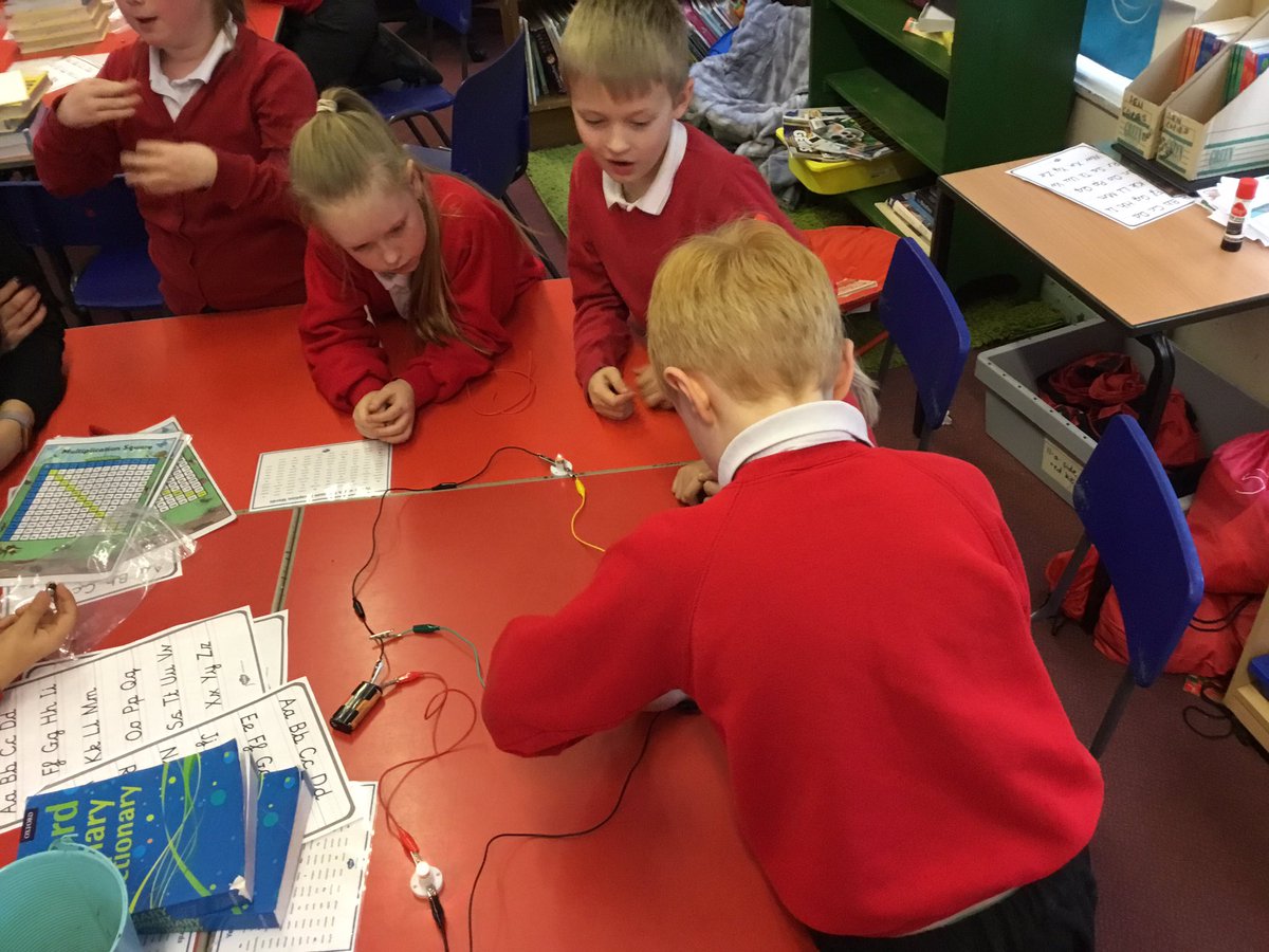TJPrimary's tweet photo. ๐กOur latest #Year4 topic is aptly named Bright Sparks... the knowledge, curiosity and queries raised this afternoon were electrifying! The children demonstrated and put together simple circuits and are already excited about what they can investigate next #TJTheme https://t.co/s8BFei6iSN
