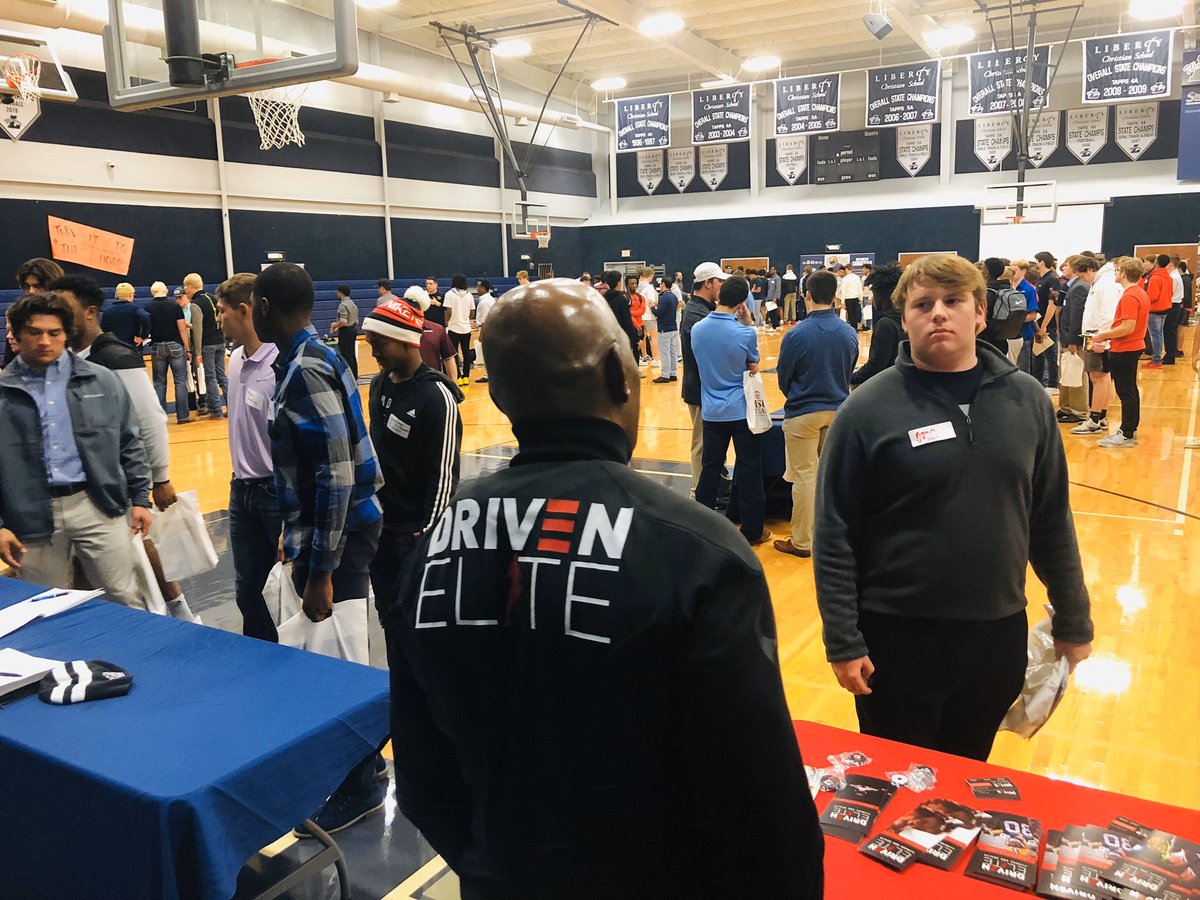 Donald_Driver80's tweet image. Thank to @LibertyArgyle for allowing @driven_elite to sponsor the 2nd Annual College Showcase. It was crazy... Athletes from all over Texas came... Young athletes pursuing their dreams. 🏈 🏈 @car20ruiz @RossRoby1  @Donald_Driver80 @Steven_Greek