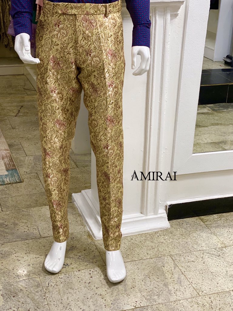 Check this out Team #Amirai 💯

CASPER PANT TROUSER 
Size 34-40

Super comfy and stylish 
Order from our walk in shop or online.
Worldwide deliveries✈️
Contact : +2348099111108

#pantsmurah 
#trouserpants
#vintagestyles 
#menstylefashion