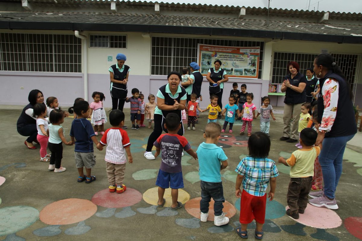 IvanGrandaM's tweet photo. Esta mañana compartí con 45 niñas y niños del Centro de Desarrollo Infantil "Globitos de Colores", de Machala. Su alegría y entusiasmo nos motivan a continuar trabajando por ellos. 

La vocación del Presidente @Lenin es servir a los demás. Ese es nuestro horizonte. https://t.co/qKsgQv70gS