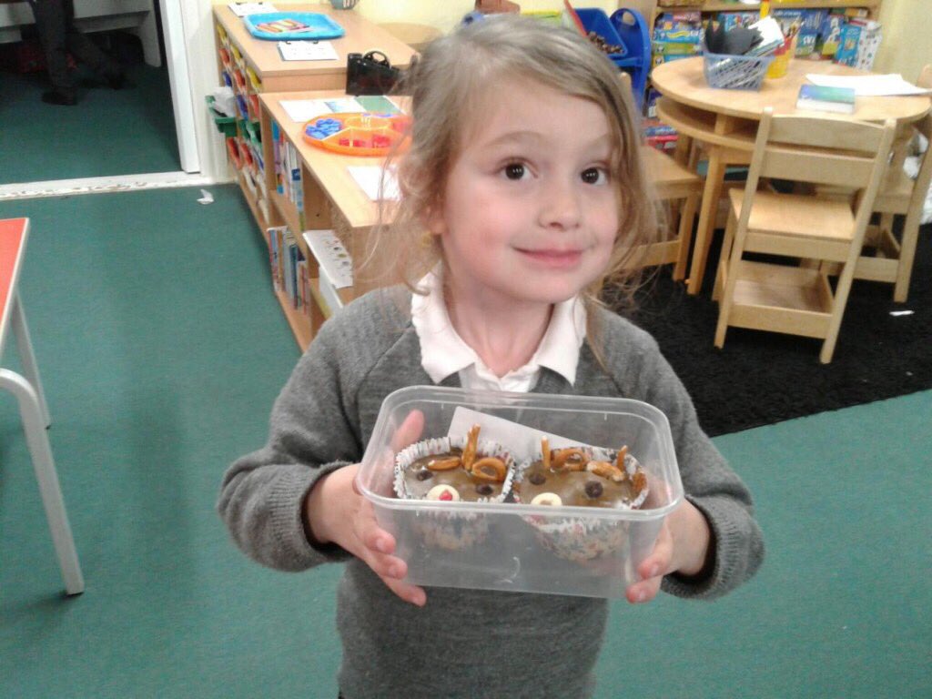 YMS_Reception's tweet image. The finished product! #finemotorskills #messyplay #eyfs @GoodSchoolsUK @Hampshire_Mums @SurreyMummy