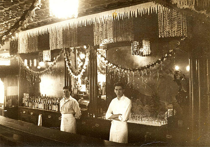 BeffasStl's tweet photo. #Beffas has always gone big at #Christmastime! 🎄😱 Did you ever host a holiday party at our restaurant? #STL https://t.co/u1VaJLrtnG
