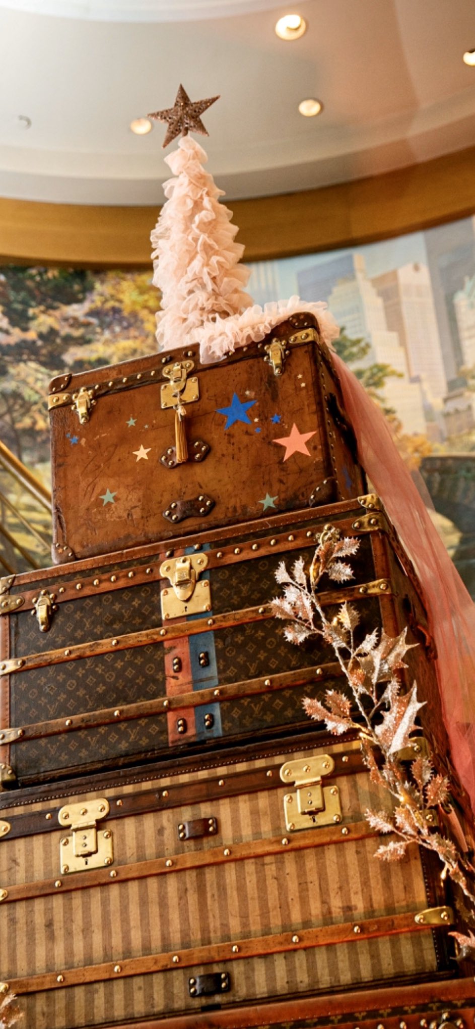 Ava Roxanne Stritt on X: Visit the @SofitelNYC lobby rotunda to see the  Christmas Couture display - a 15-foot Christmas tree made entirely of  French vintage Louis Vuitton trunks from #TheWellTraveledTrunk. At