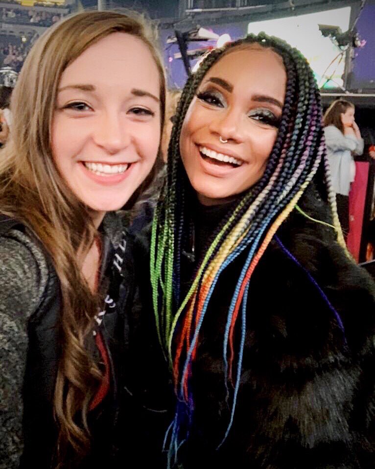 20 days ‘til Christmas, so 20 follows and 20 retweets unlocks the next giveaway! 🥰🎁