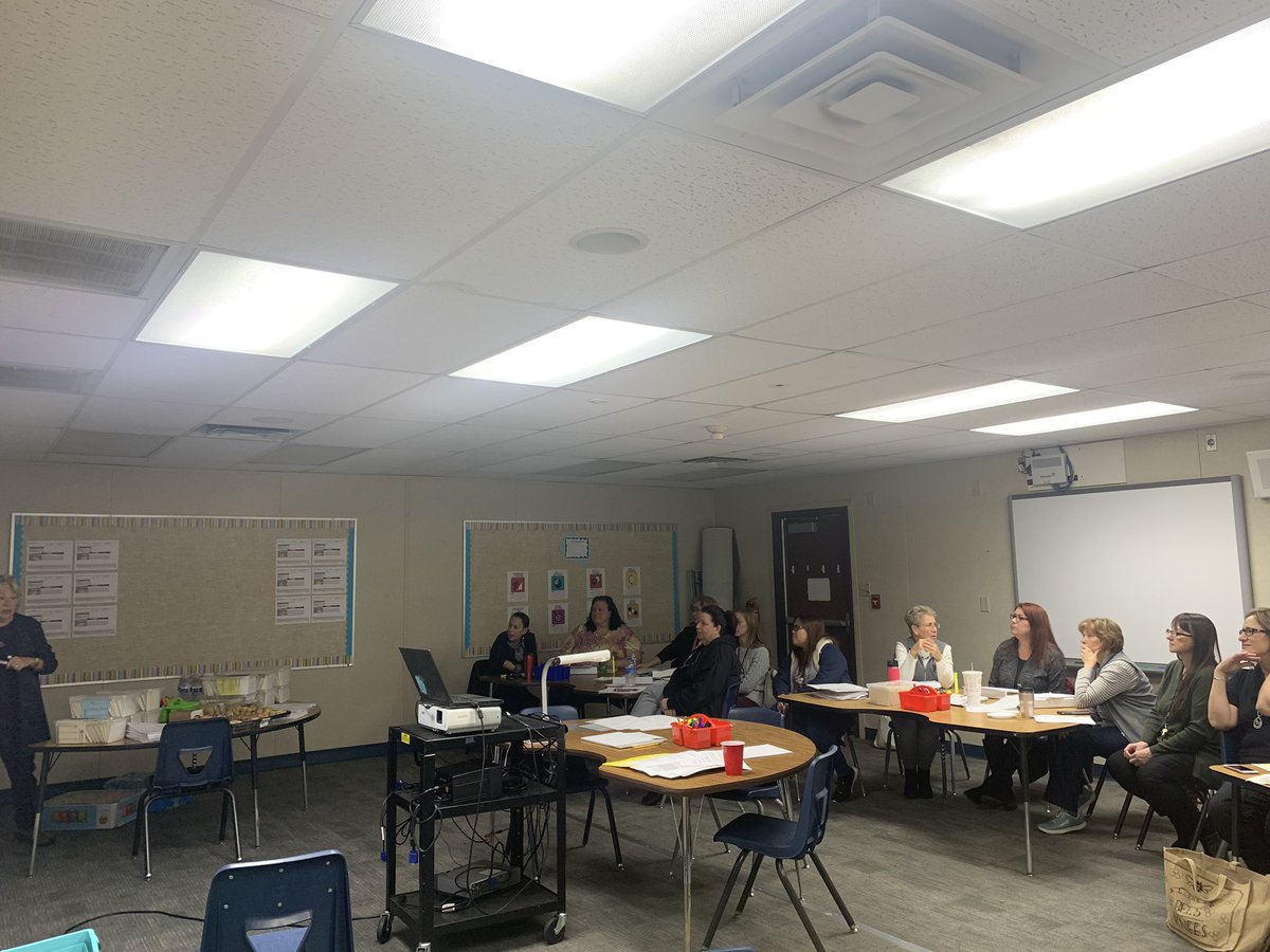 FerronFalcons's tweet photo. Falcon Teachers are busy learning and growing about reading intervention. #FerronIsFlying #ccsdachieves #1forkids #1paralosninos #alwayslearning #teamworkmakesthedreamwork https://t.co/tB3Cqa9GYw