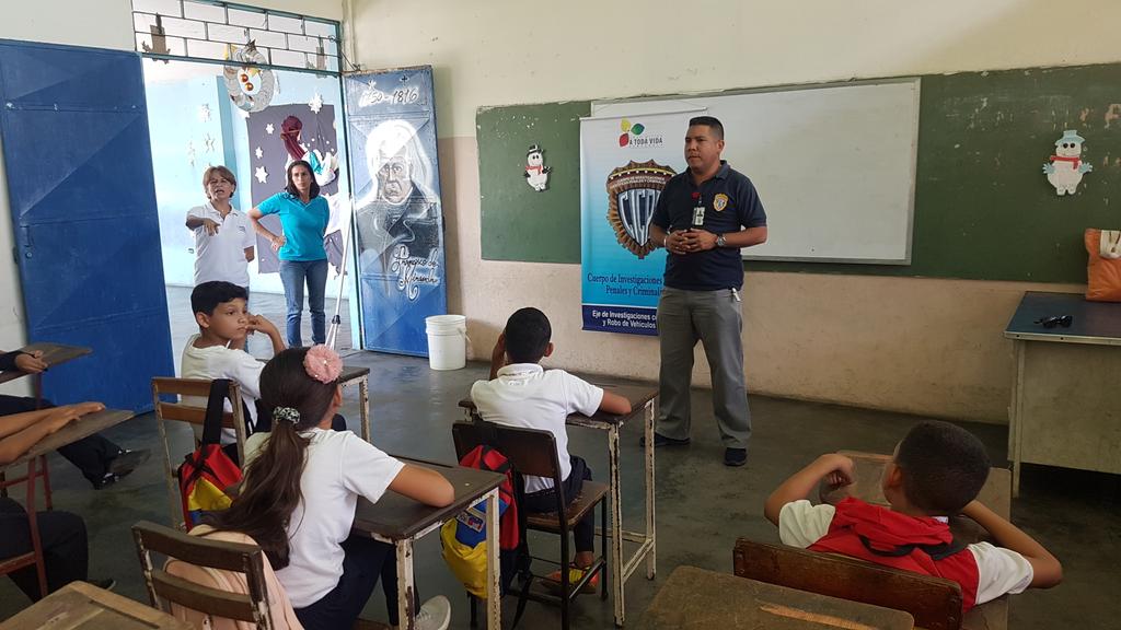 ESCUELA PRIMARIA ESTADAL "FELIX ARMANDO NÚÑEZ BEAUPERTHUY", SECTOR BOQUERÓN. CONVERSATORIO "NO TE ENREDES CON LAS REDES"