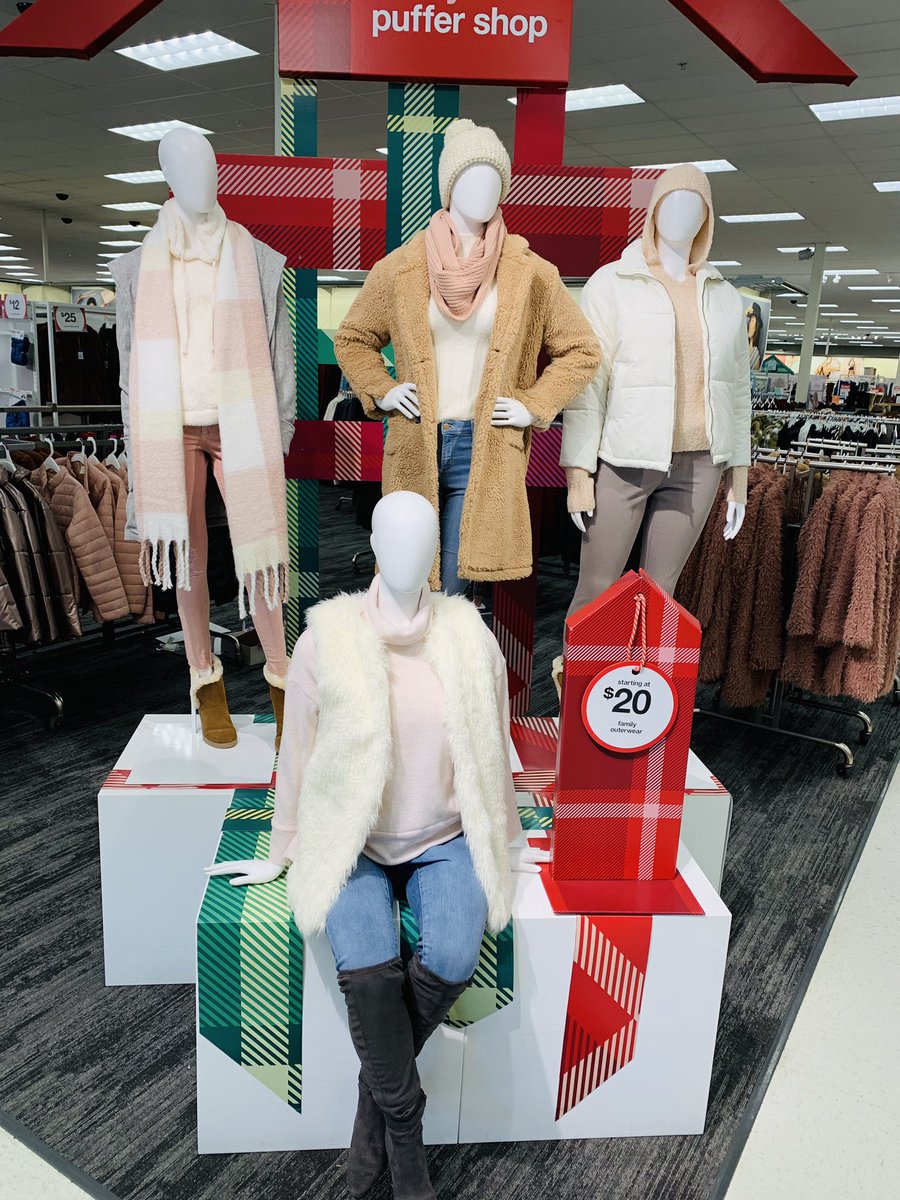 VM, Shaakirah, was so excited to flex her “creative muscles” to make her own women’s outwear moment. #T2737 #targetstyle <a href="/JulieEnglar/">Julie Englar</a> <a href="/CRBrookhouser/">Chris</a> <a href="/Tarasubermartin/">Tara Suber!</a> <a href="/TaveCeline631/">Tavé Céline</a> @GabrielHRGuru