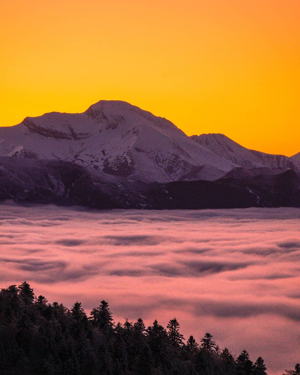 Réouverture du domaine skiable de demain vendredi 6 au dimanche 8!ouverture en continue à partir du 13 décembre et jusqu'au 13 avril ! #npy #lapierresaintmartin #pyreneesatlantiques #pyreneesbearnaises #pyrenees #larepubliquedespyrenees #sudouest #france3aquitaine