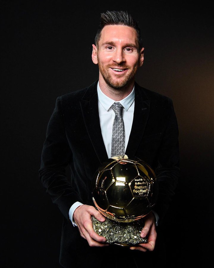 InCampNou's tweet photo. 👑 ملك الكرة الذهبية 🌕 https://t.co/xgJ1XLSTov