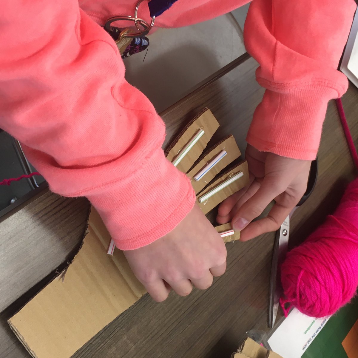 MissDemfromSTEM's tweet photo. MP 2 7th grade STEM constructing their prototypes of prosthetic hands. @demfromstem @CWCGCMS @CWCSchools https://t.co/t86gQQge8r