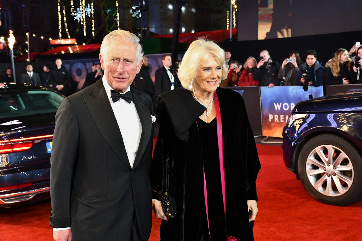 FilmTVCharity's tweet photo. What an unforgettable #RoyalFilmPerformance!
 
Thank you to all who came out to support us and the world premiere of Sam Mendes' @1917FilmUK.
 
It was an honour to welcome HRH The Prince of Wales and HRH The Duchess of Cornwall @ClarenceHouse.
 
#1917Film https://t.co/tnw5mdp6ow